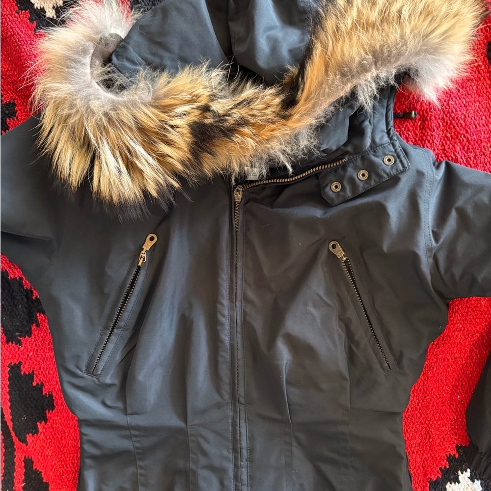 Stylish Black Ski Jacket with Fur Hood